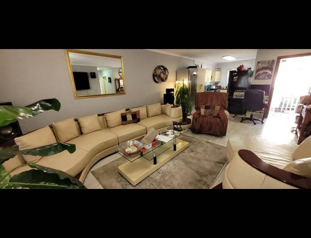 2 BEDROOM TOWNHOUSE FOR SALE IN ALBERTSDAL